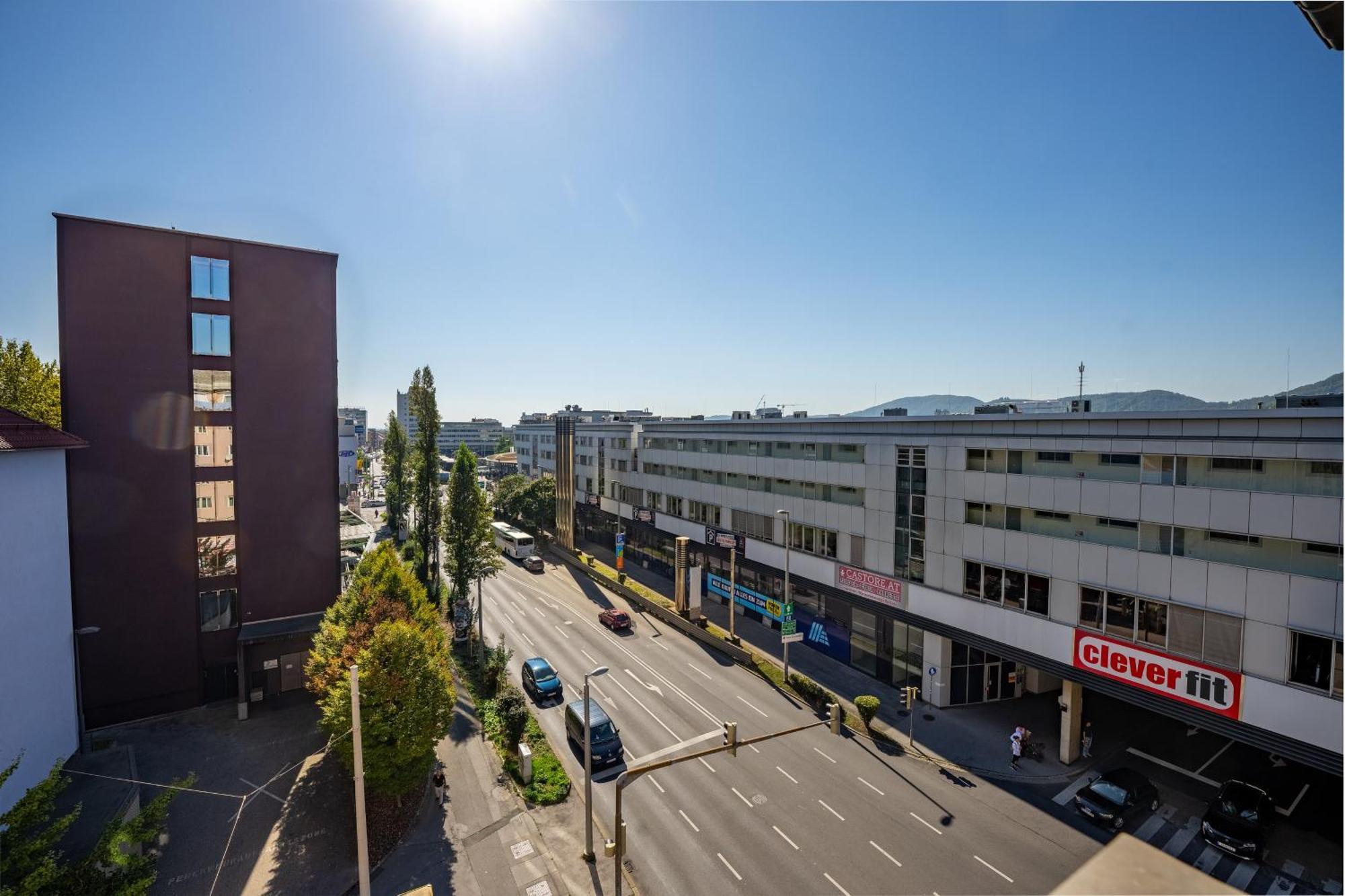 Tamliving Center Luxury 4 Rooms Smart Tv Kitchen Great View Štýrský Hradec Exteriér fotografie